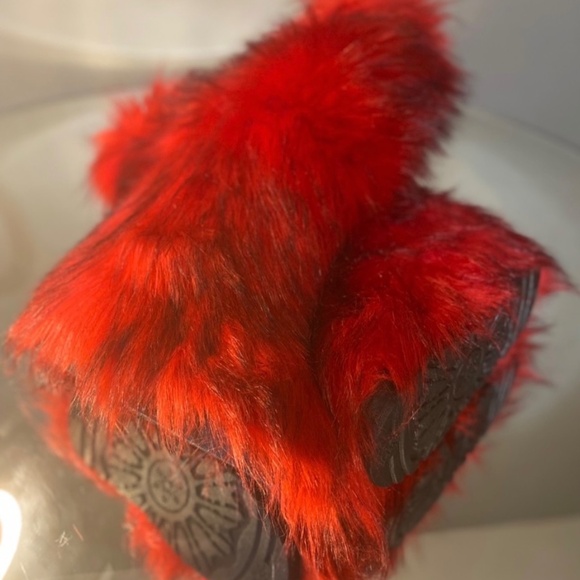 Red Faux Fur Knee Boots sizes 6.5,7,7.5,8,9.5,10,11.5,12 - Picture 6 of 7